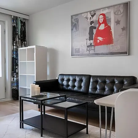 Appartement In Design District - Keybox Check-in, Balcony, Netflix